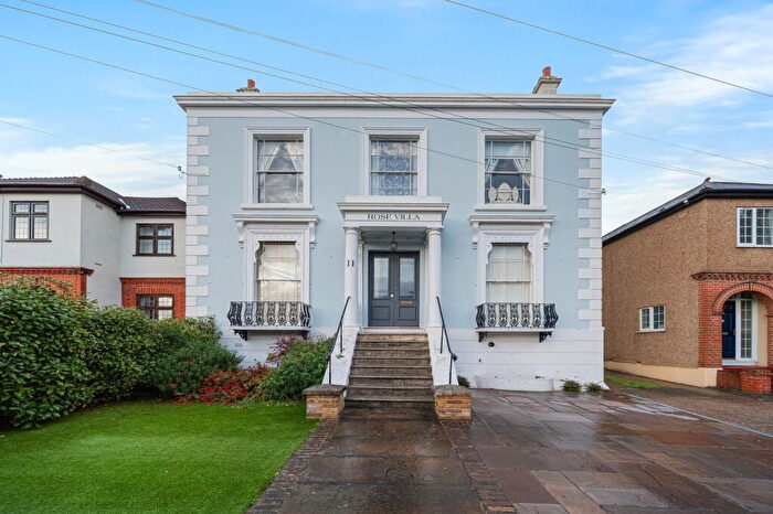 6 Bedroom Detached House For Sale In Old Road East, Gravesend, DA12