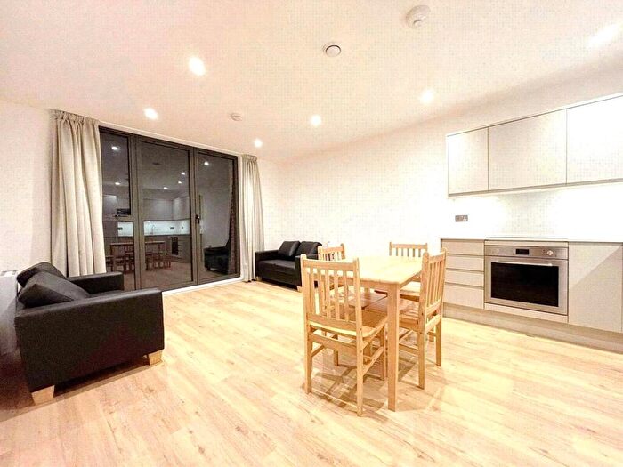 2 Bedroom Flat To Rent In Farnborough Road, Farnborough, Surrey, GU14