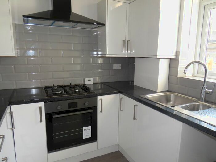 4 Bedroom Terraced House To Rent In Albert Road, Sowerby Bridge, HX6