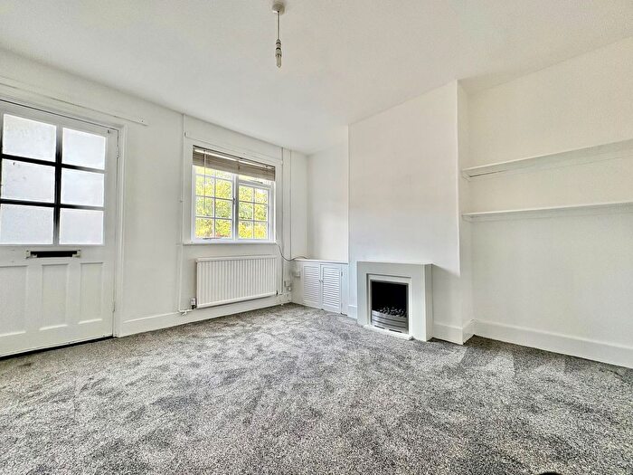 2 Bedroom Property To Rent In Thornton Street, Hertford, SG14