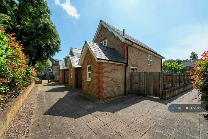 2 Bedroom End Of Terrace House To Rent In Blackheath, London, SE3