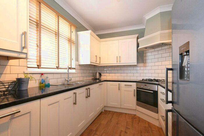 2 Bedroom Flat To Rent In Cathedral Road, Pontcanna, Cardiff, CF11