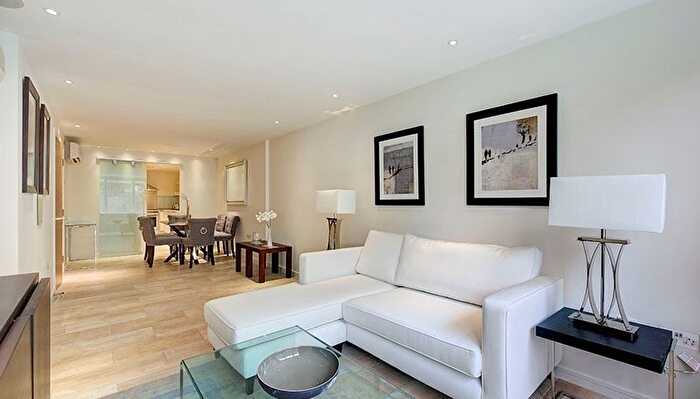 2 Bedroom Flat To Rent In Young Street, London, W8