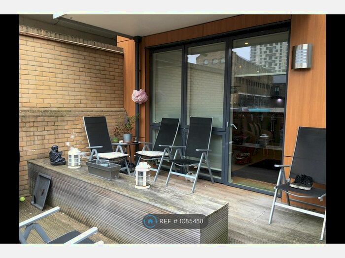 2 Bedroom Flat To Rent In Kingsland Rd, London, E8