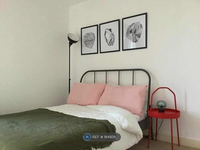 1 Bedroom Flat To Rent In Adriatic Apartments, London, E16