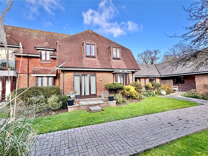 1 Bedroom Apartment For Sale In Belmore Lane, Lymington, Hampshire, SO41