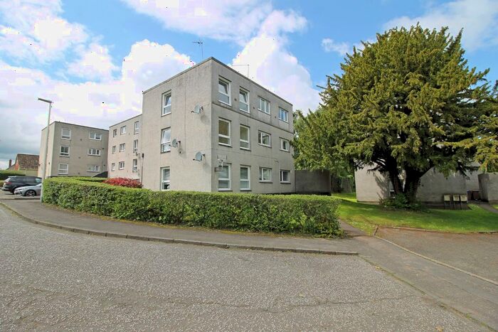 2 Bedroom Flat To Rent In Easter Livilands, Stirling, FK7