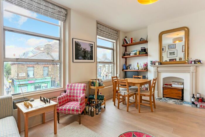 2 Bedroom Flat To Rent In Kilburn Lane, London, W10