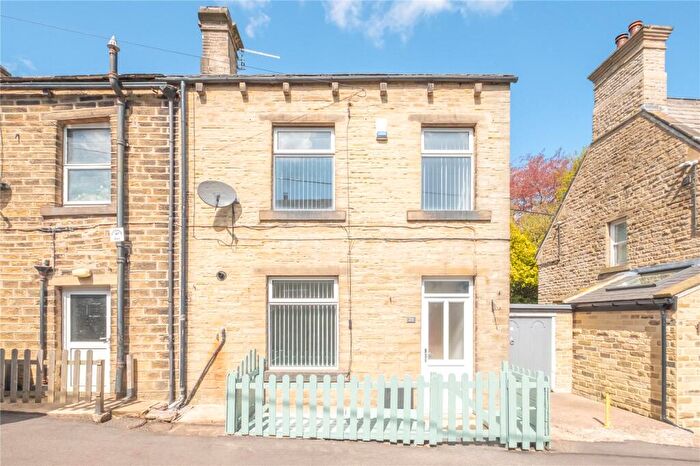 2 Bedroom End Of Terrace House For Sale In Greenfield Road, Holmfirth, HD9