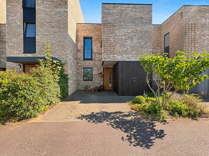 2 Bedroom House To Rent In Lapwing Avenue, Trumpington, Cambridge, CB2