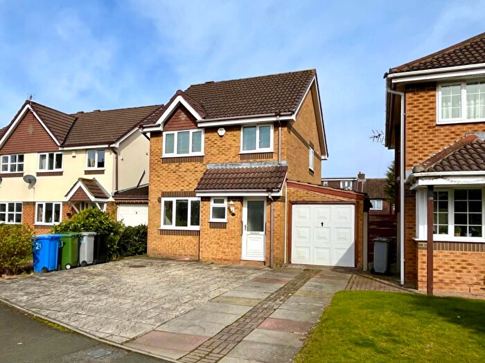 3 Bedroom Detached House To Rent In Warslow Drive, Sale, M33