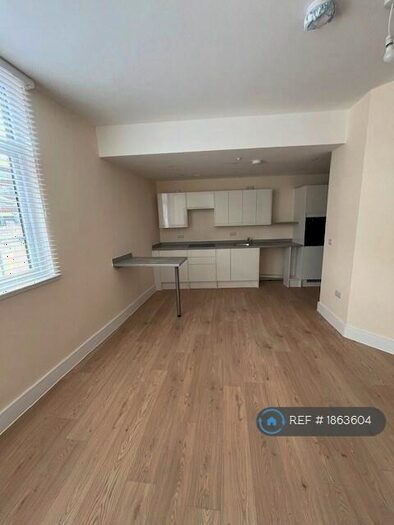 1 Bedroom Flat To Rent In High Street, Gillingham, ME7