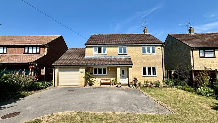 4 Bedroom Detached House For Sale In Wick Road, Milborne Port, DT9