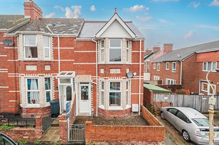 3 Bedroom End Terrace House For Sale In Landhayes Road, Exeter, EX4
