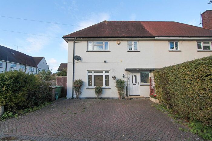 3 Bedroom Semi Detached House For Sale In Meller Close, Beddington, CR0