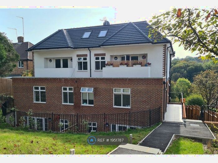 2 Bedroom Flat To Rent In Hydethorne Heights, South Croydon, CR2