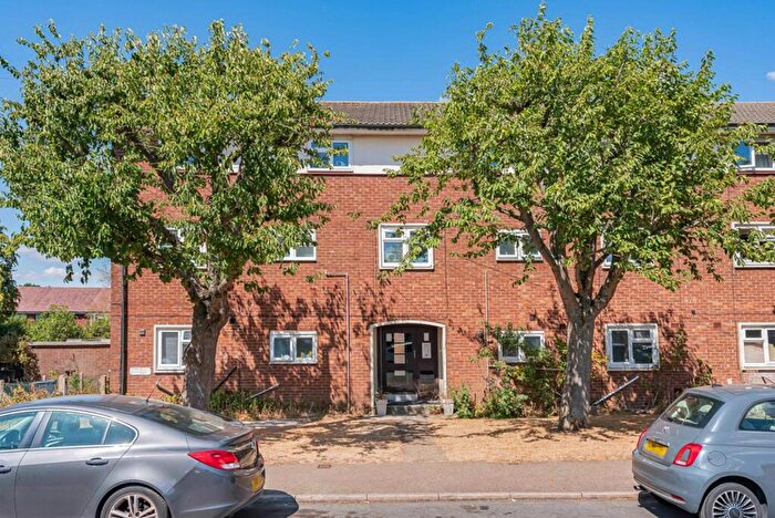 1 Bedroom Flat To Rent In Trinity Road, Hertford Heath, SG13