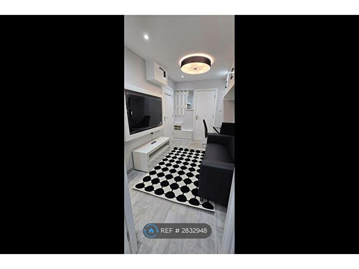 1 Bedroom Flat To Rent In Stratford, Stratford, London, E15