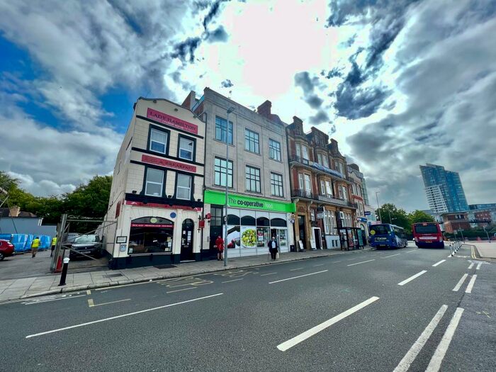 2 Bedroom Apartment To Rent In The Gieves Apartments, The Hard, PO1