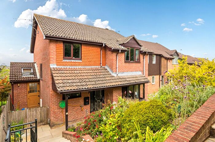 4 Bedroom Detached House For Sale In London Road, Horndean, PO8
