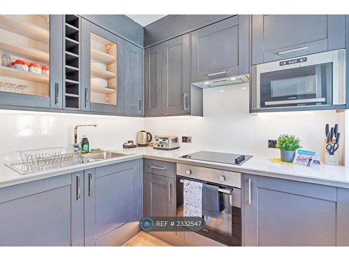 1 Bedroom Flat To Rent In West Street, Brighton, BN1