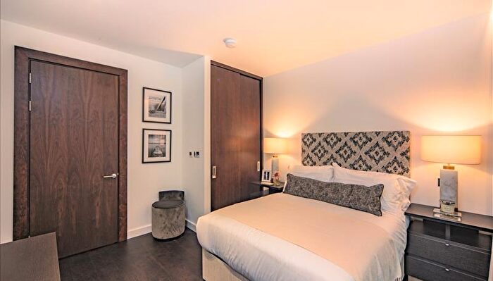 2 Bedroom Flat To Rent In Charles Clowes Walk, London, SW11