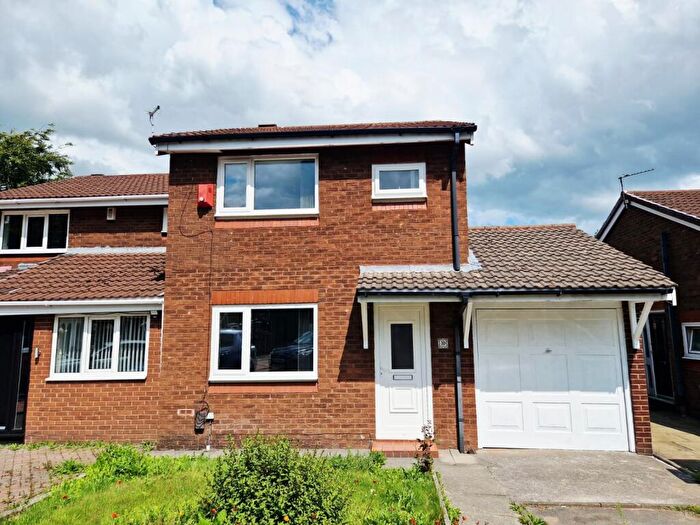 3 Bedroom Semi-Detached House To Rent In Derby Street, BB1
