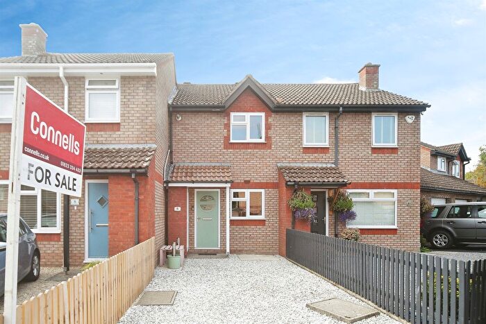 2 Bedroom Terraced House For Sale In Ashbourne Crescent, Taunton, TA1