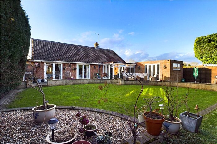 3 Bedroom Bungalow For Sale In Padworth, Reading, RG7