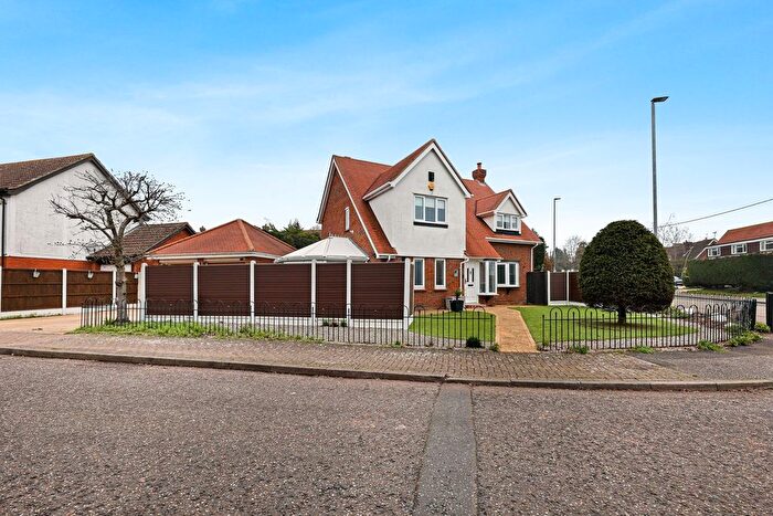 4 Bedroom Detached House For Sale In Cut Hedge, Great Notley, Braintree, CM77