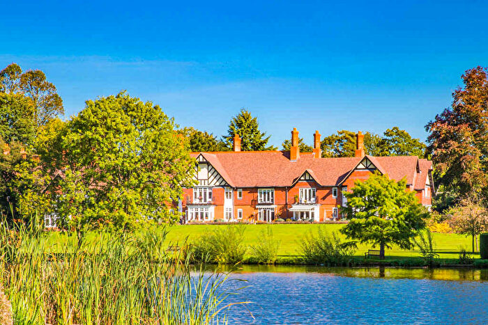 2 Bedroom House For Sale In Thames Bank, Goring On Thames, RG8