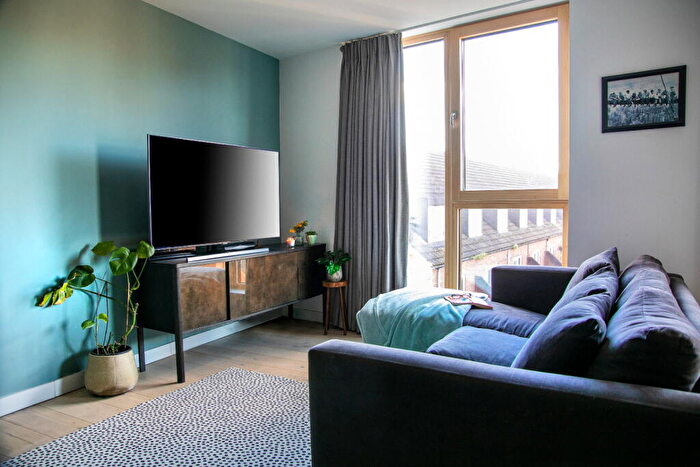 2 Bedroom Apartment For Sale In Falcon Road, London, SW11