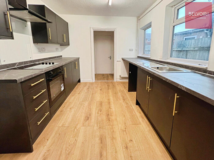 3 Bedroom Terraced House To Rent In Hainton Avenue, Grimsby, DN32