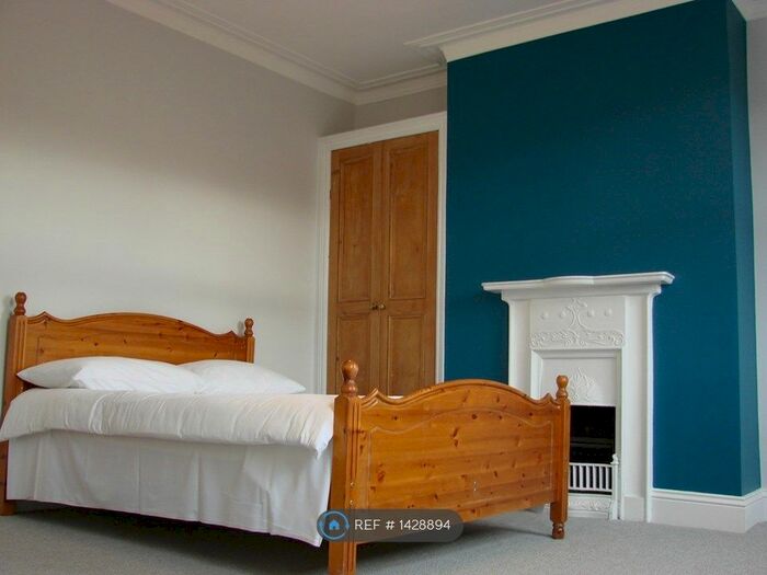 4 Bedroom Terraced House To Rent In Methley Drive, Leeds, LS7