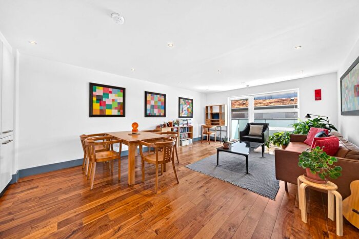 2 Bedroom Flat For Sale In Tiltman Place, London, N7