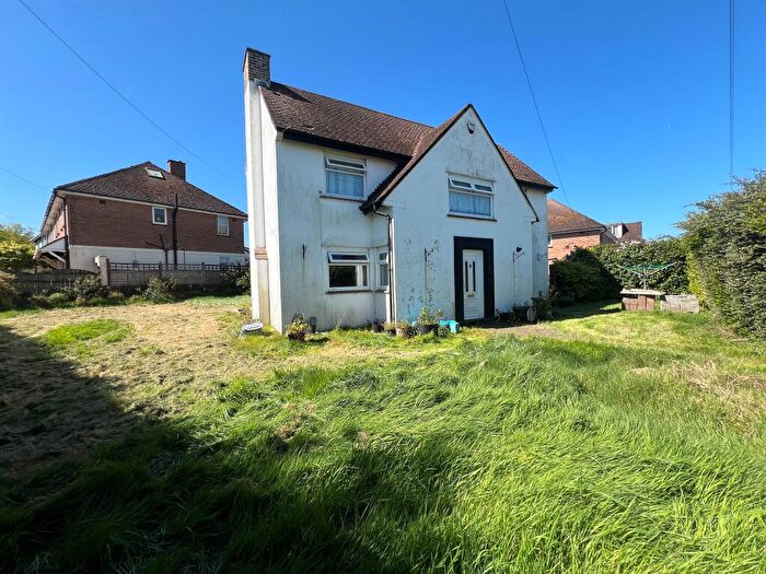 3 Bedroom Semi Detached House For Sale In Instow Place, Llanrumney, Cardiff, CF3