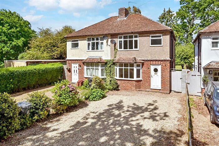 3 Bedroom Semi-Detached House For Sale In Park Road, Leybourne, West Malling, Kent, ME19