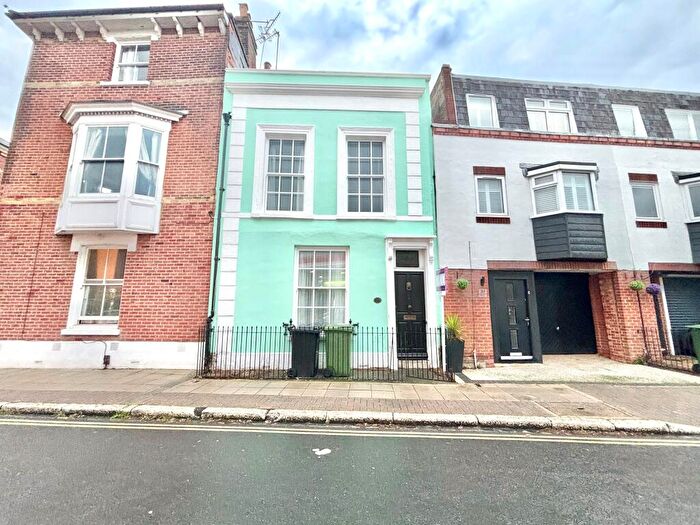 4 Bedroom House To Rent In Green Road, Southsea, PO5
