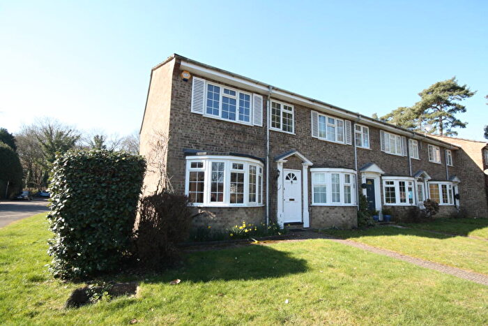 3 Bedroom Semi-Detached House To Rent In Broomhall End, Woking, GU21