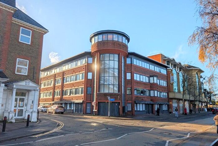 1 Bedroom Apartment To Rent In Woking, Surrey, GU21