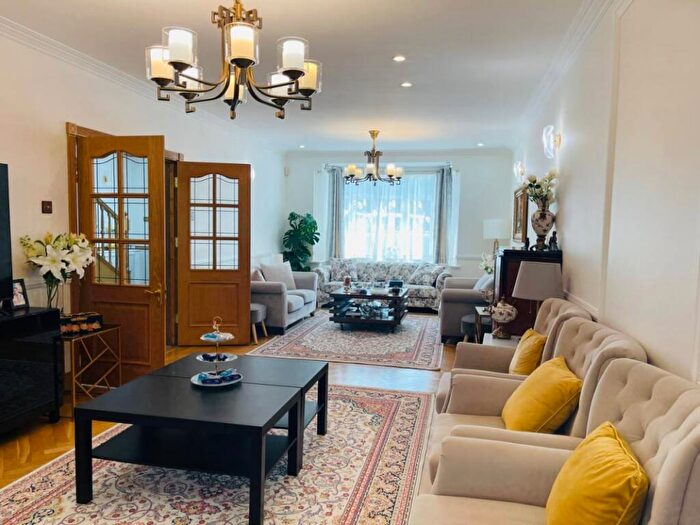 4 Bedroom Detached House To Rent In Marsh Lane, London, NW7