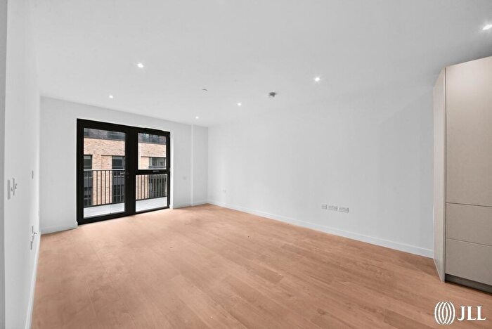 1 Bedroom Apartment To Rent In Anax Street London, N4