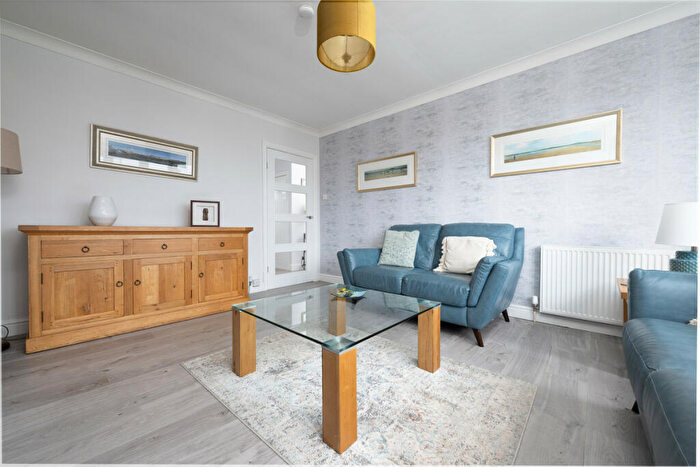 2 Bedroom Flat For Sale In Levanne Place, Gourock, PA19