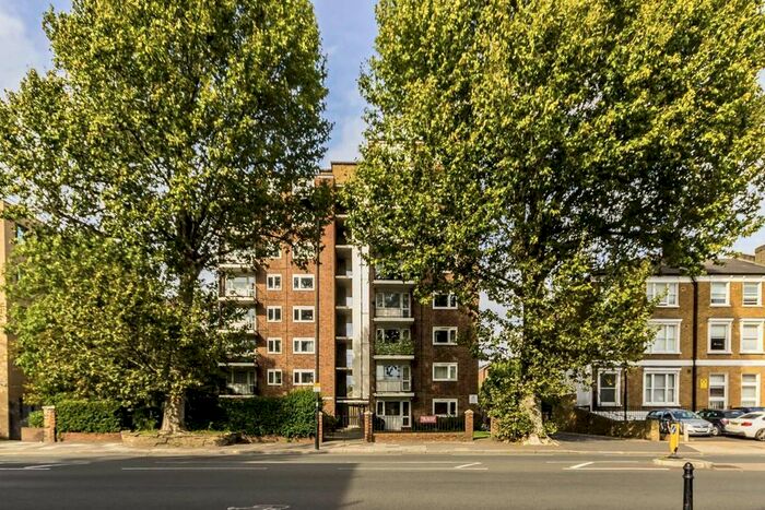 2 Bedroom Flat To Rent In Goldhawk Road, London, W12