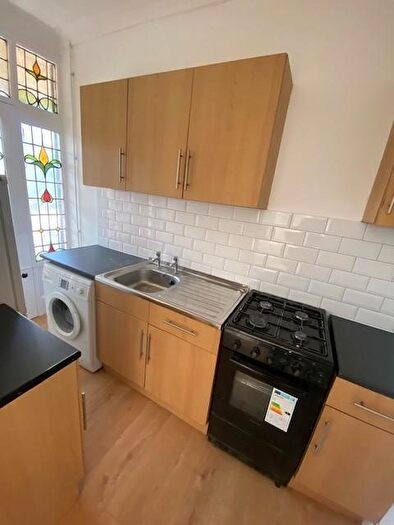 1 Bedroom Flat To Rent In Thorncliffe Road, Nottinghamshire, Sherwood Nottingham, NG3