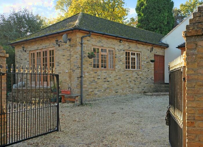 2 Bedroom House To Rent In Westwood Road, Windlesham, GU20