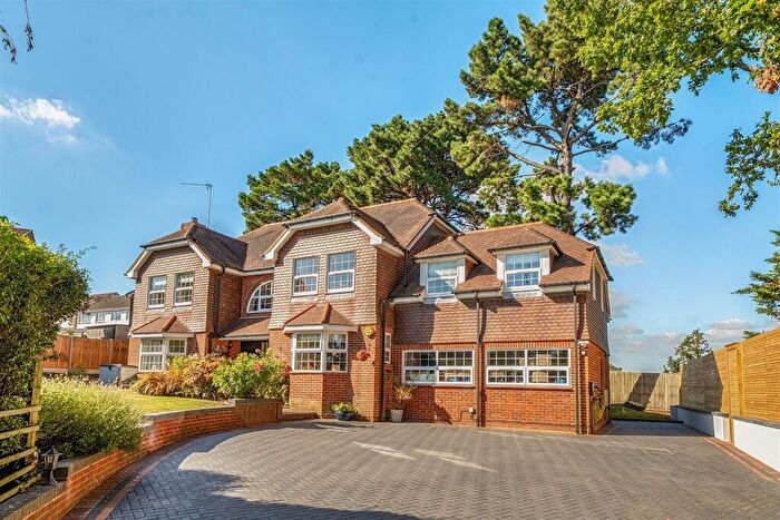 5 Bedroom Detached House For Sale In Giles Close, Fareham, PO16
