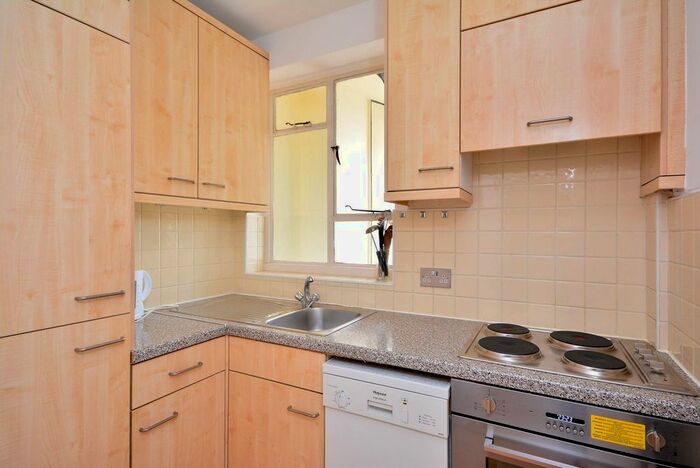 1 Bedroom Flat To Rent In Radnor Mews, Hyde Park Estate, London, W2