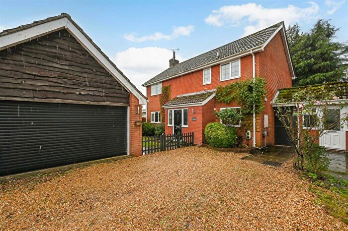 4 Bedroom Detached House For Sale In Kimpton, SP11