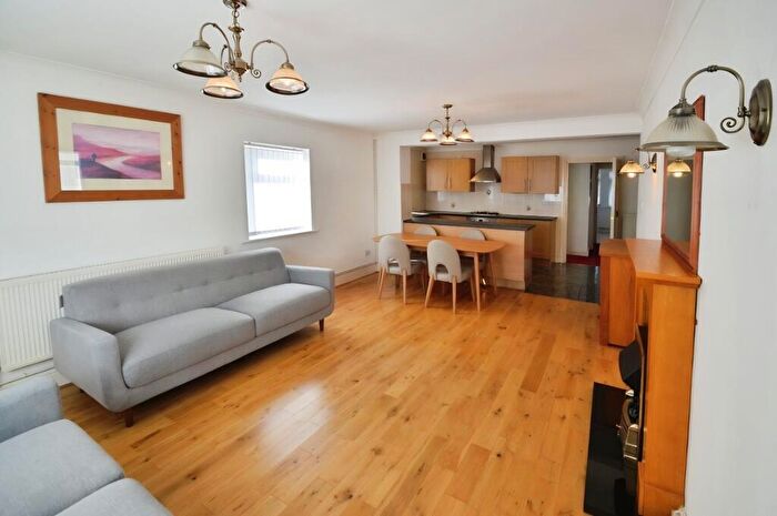 2 Bedroom Maisonette To Rent In Pantmawr Road, Whitchurch, Cardiff, CF14